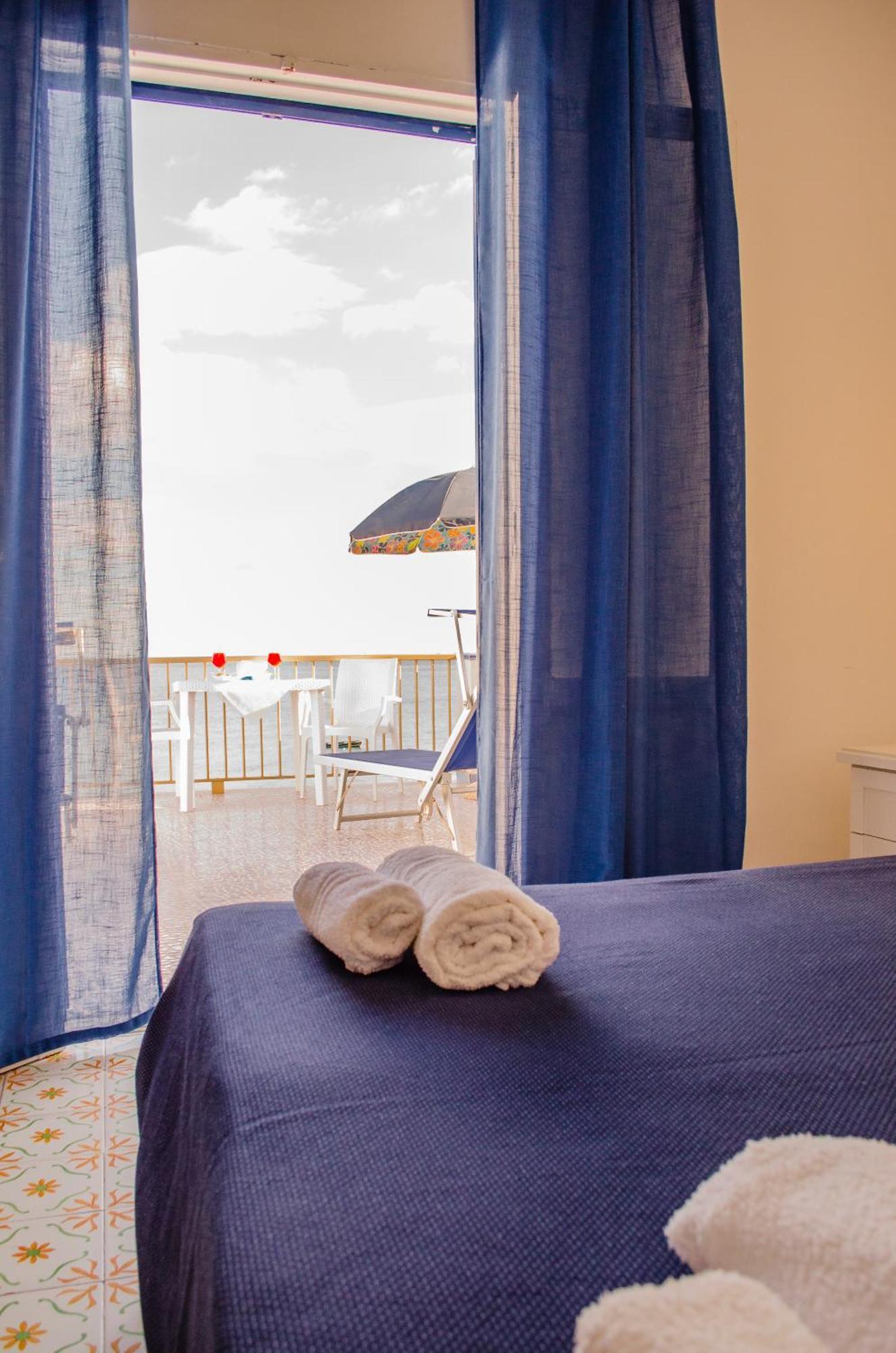 Hotel Regina Del Mare Barano dʼIschia Kamer foto