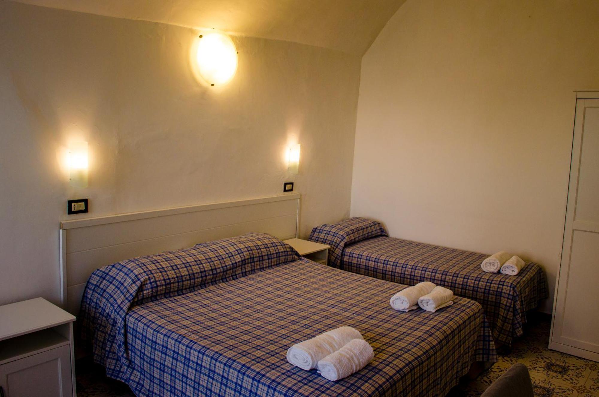 Hotel Regina Del Mare Barano dʼIschia Kamer foto