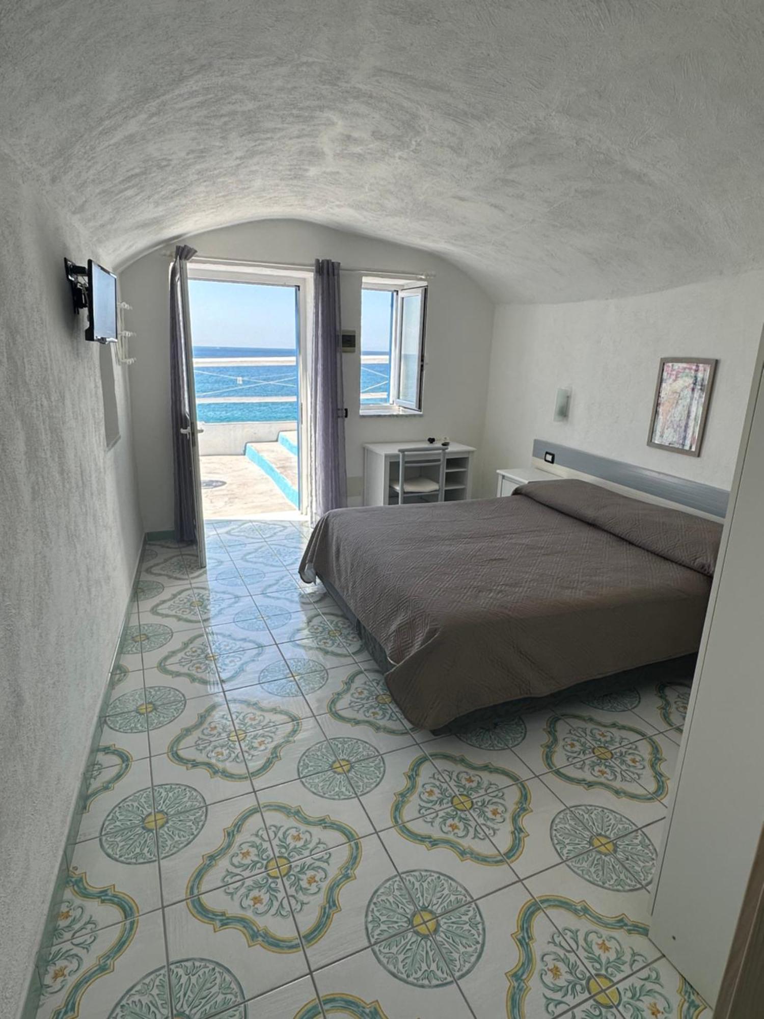 Hotel Regina Del Mare Barano dʼIschia Buitenkant foto