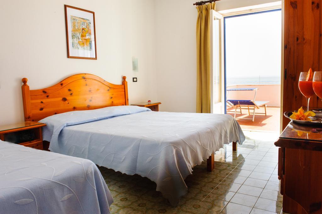 Hotel Regina Del Mare Barano dʼIschia Buitenkant foto