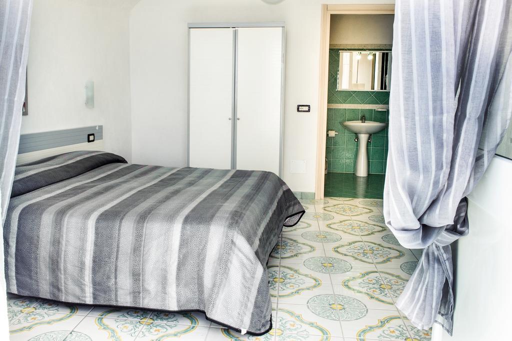 Hotel Regina Del Mare Barano dʼIschia Buitenkant foto